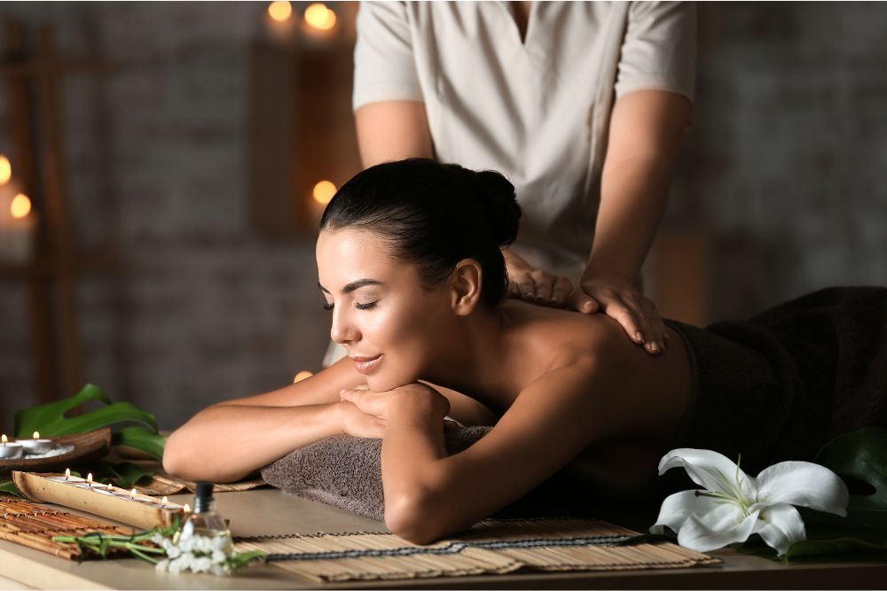 Profesionálna terapeutická masáž s esenciálnymi olejmi