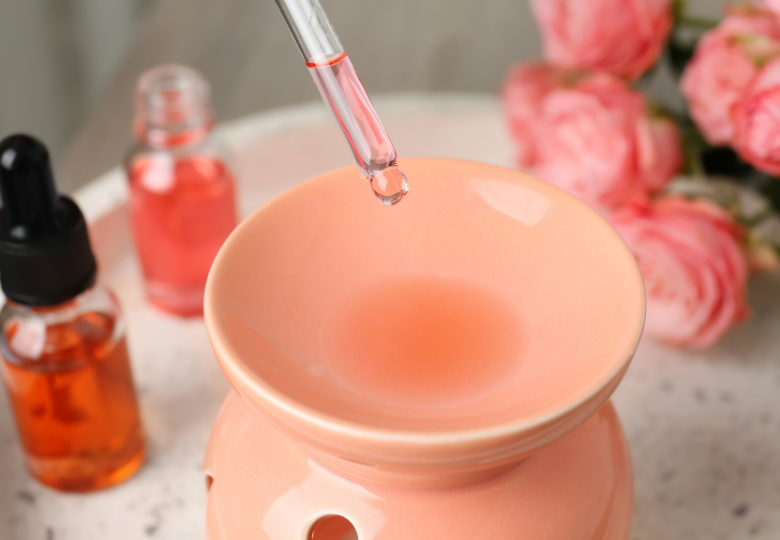 Ako dávkovať esenciálny olej do aromalampy – 2 až 5 kvapiek do vody